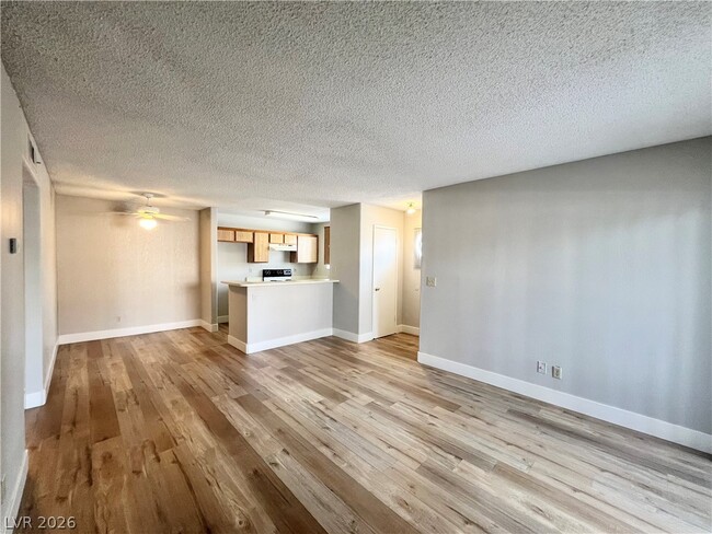 Foto del edificio - 2989 Juniper Hills Blvd