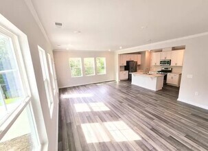 Building Photo - 2001 Caen St