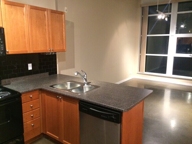 Photo du bâtiment - 404 King St W