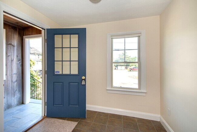 Building Photo - 6 Lincoln St