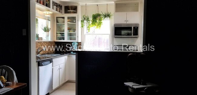 Building Photo - Charming 2bd/2ba Tahoe Park Home with 1 Ca...