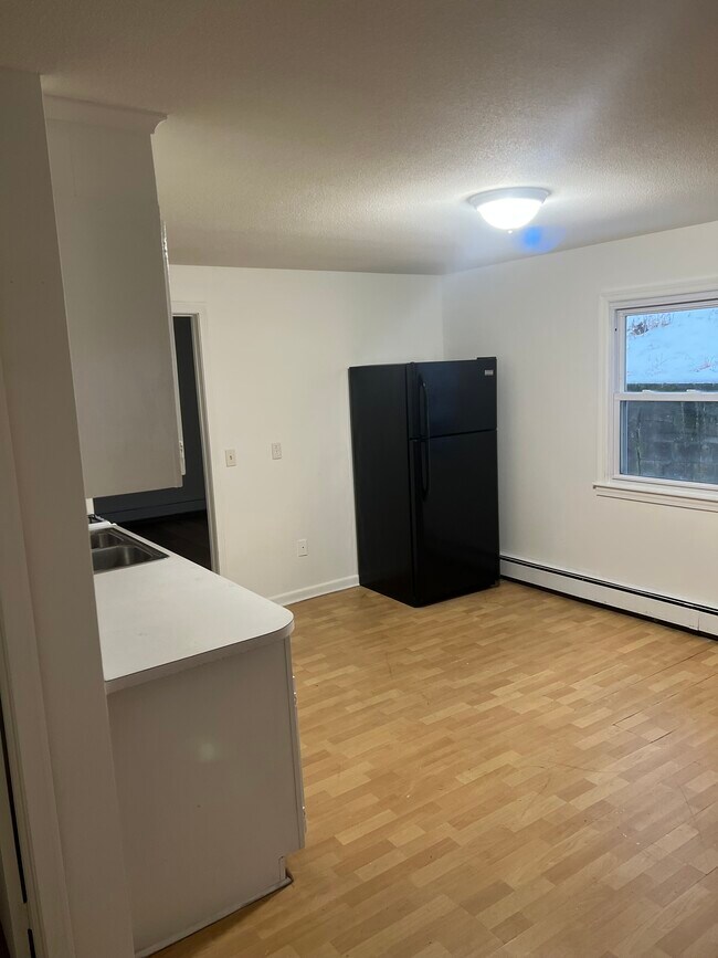 91 Lock Street Unit AptC, Nashua, NH 03064 91 Lock Street Nashua, NH