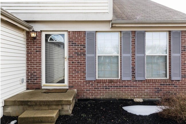 Building Photo - 5609 Blandon