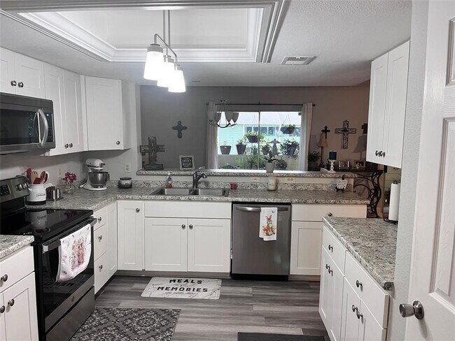 Building Photo - 14555 Wunderlich Dr