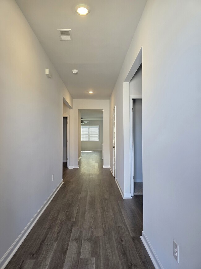 Foto del edificio - 5188 Captain Dr