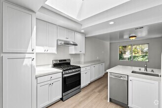 Building Photo - 26851 Oak Branch Cir