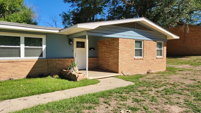 Foto del edificio - 3114 Tanglewood Dr