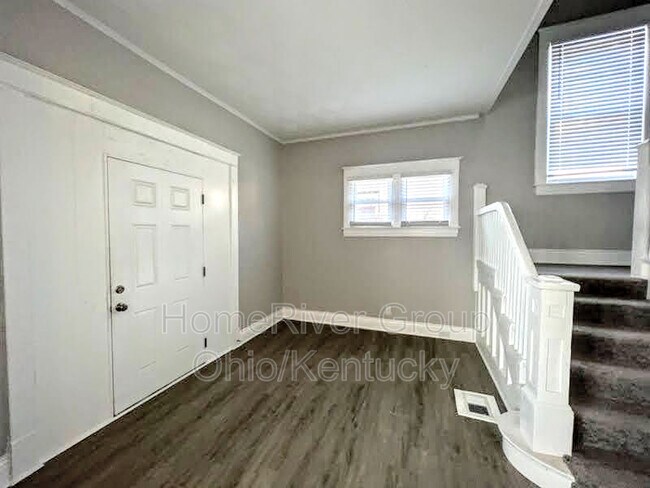 Building Photo - 663 S 38th St