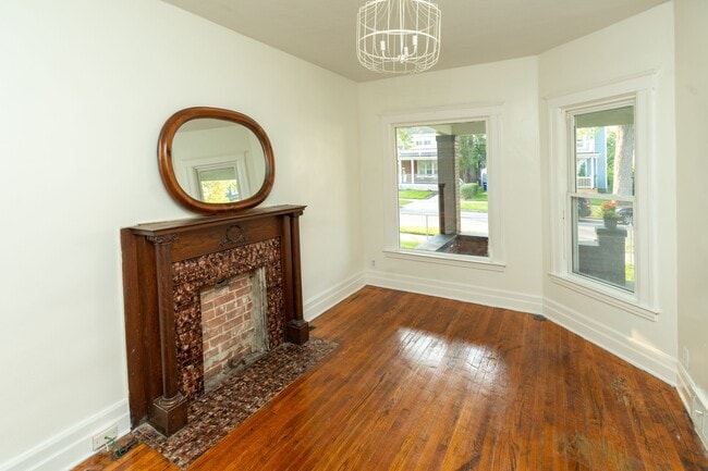 Building Photo - 528 E Philadelphia St