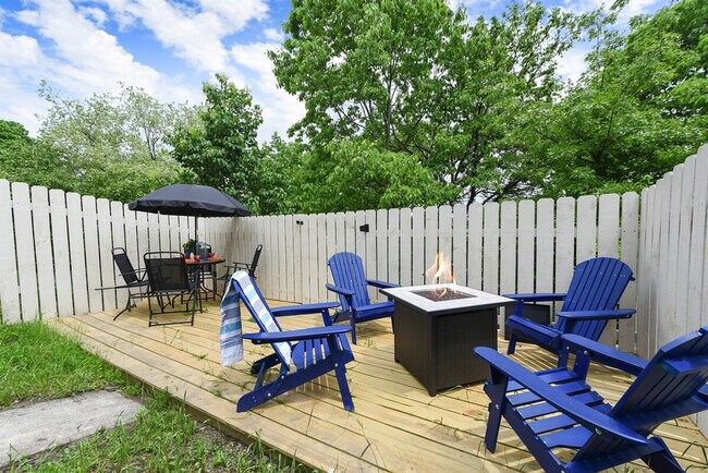 Building Photo - 1816 Rhine St