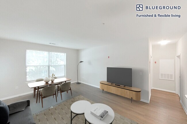Building Photo - 160 Boylston St
