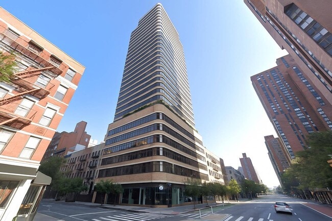 Building Photo - 181 E 90th St