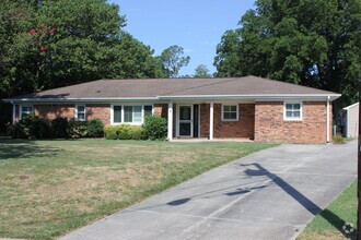 Building Photo - 2349 Custom Cir