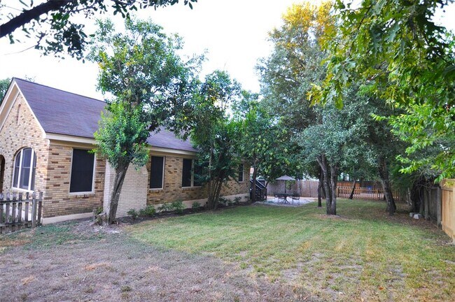 Foto del edificio - 709 Carolyn Ave