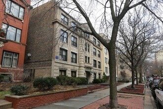 Building Photo - 561 W Wellington Ave
