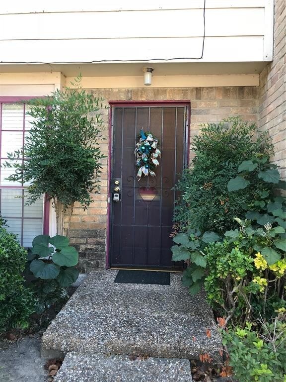 Foto principal - 7837 Rockhill St