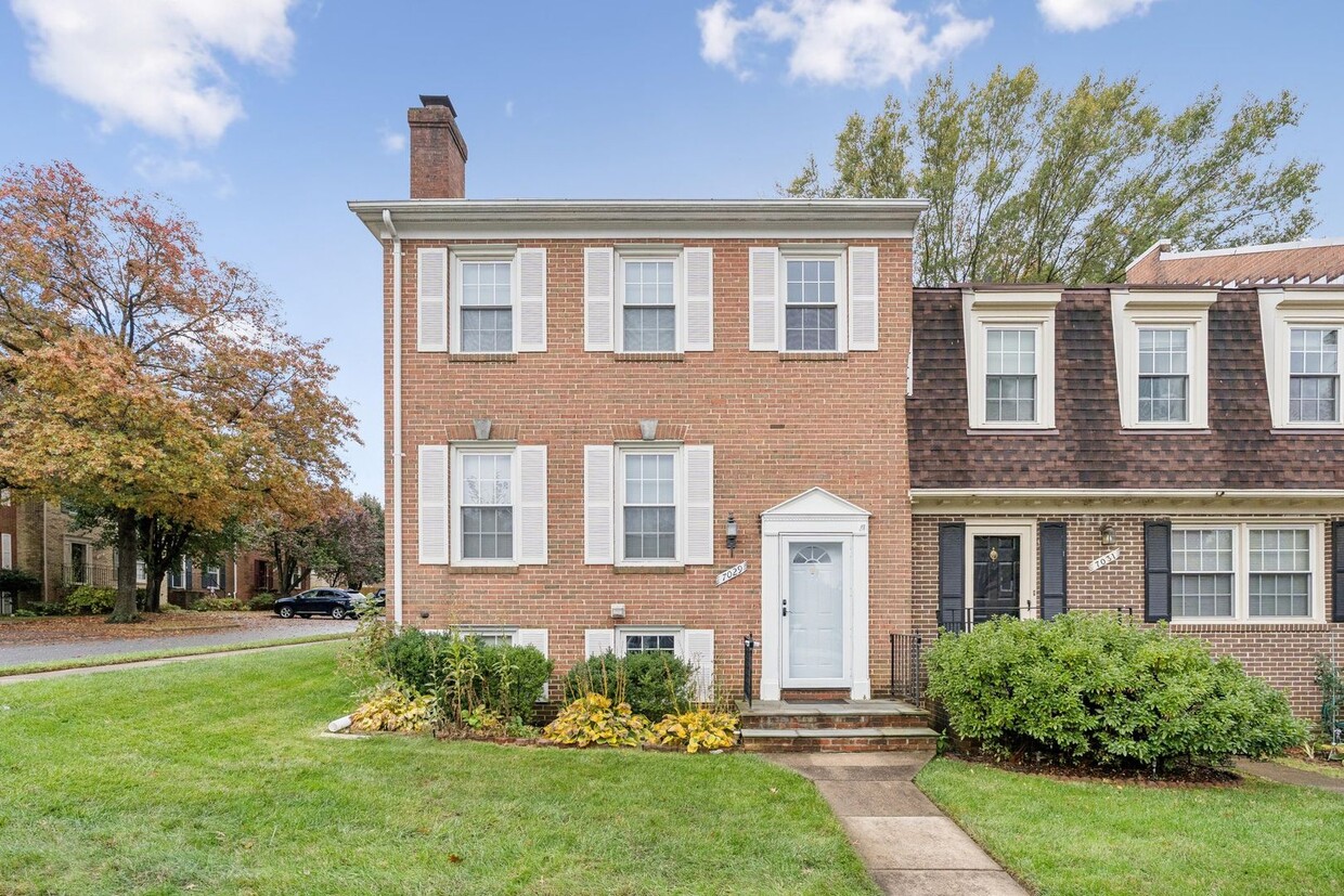 Beautifully maintained townhome on a quiet cul-de-sac in Springfield! - Beautifully maintained townhome on a quiet cul-de-sac in Springfield!