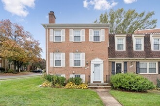 Building Photo - 7029 Bradwood Ct