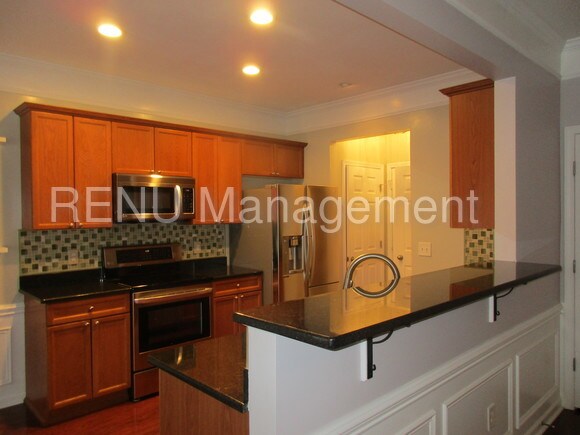 Building Photo - 335 Shady Creek Ln