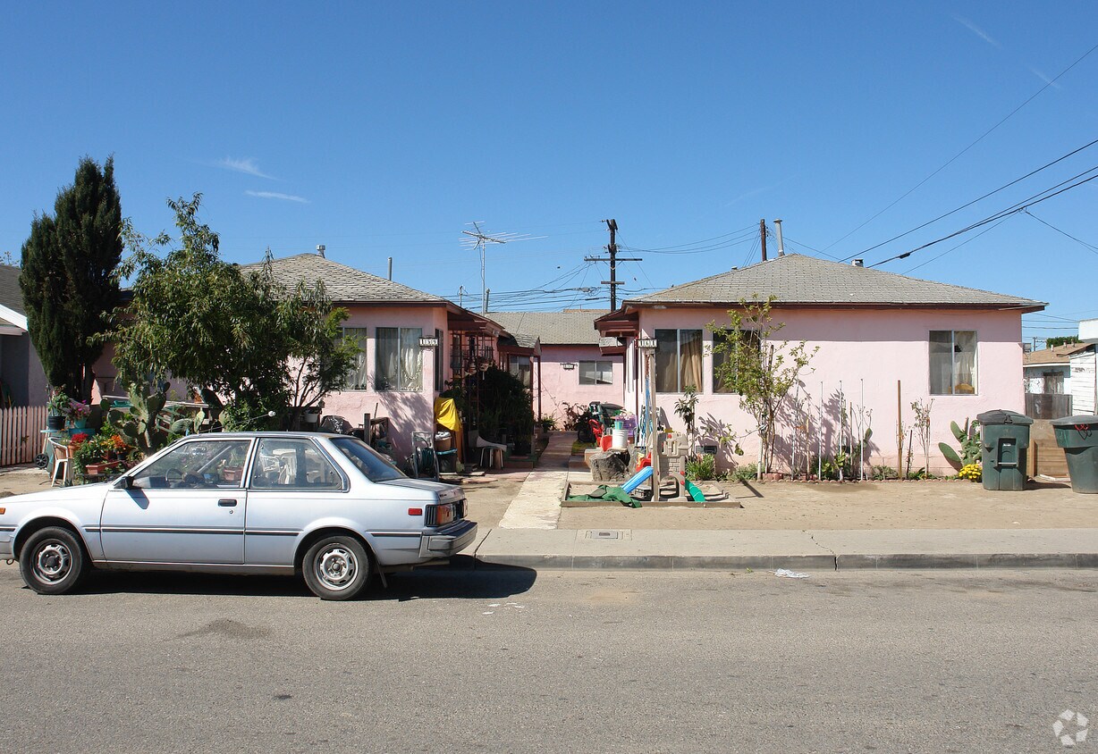 Building Photo - 155-157 N Roosevelt Ave