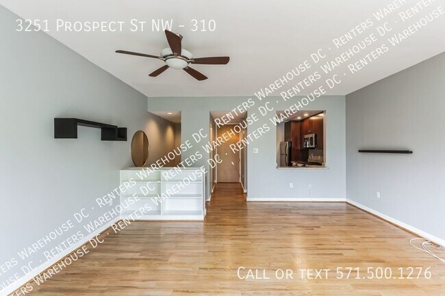 Foto del edificio - Charming 2-Level Townhome in the Heart of ...
