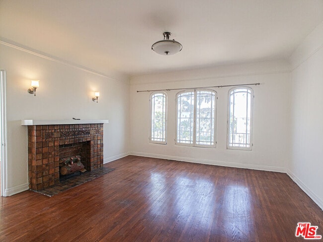 Building Photo - 109 S Berendo St