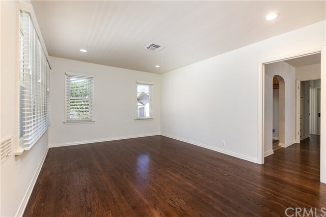 Foto del edificio - 227 N Mayflower Ave
