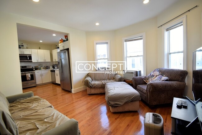 Building Photo - 9-11 Winter Hill Rd. Unit 9CP