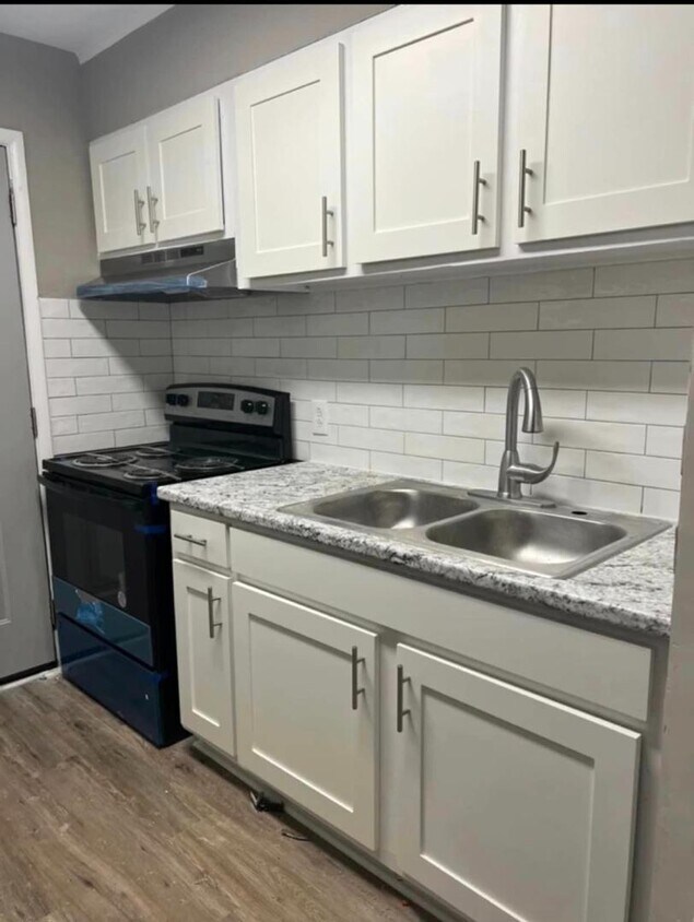 Foto principal - 130 Tucker Rd