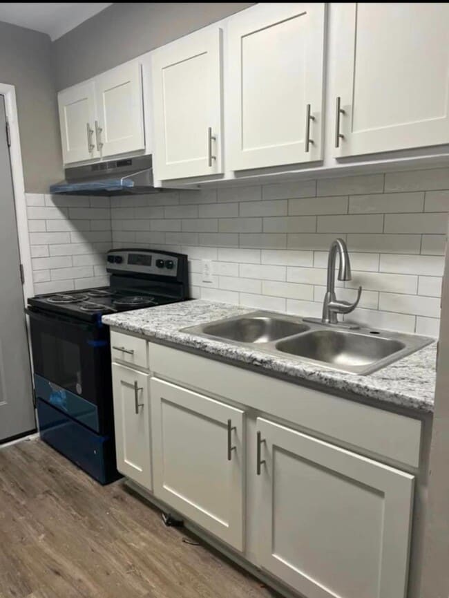 Building Photo - 130 Tucker Rd