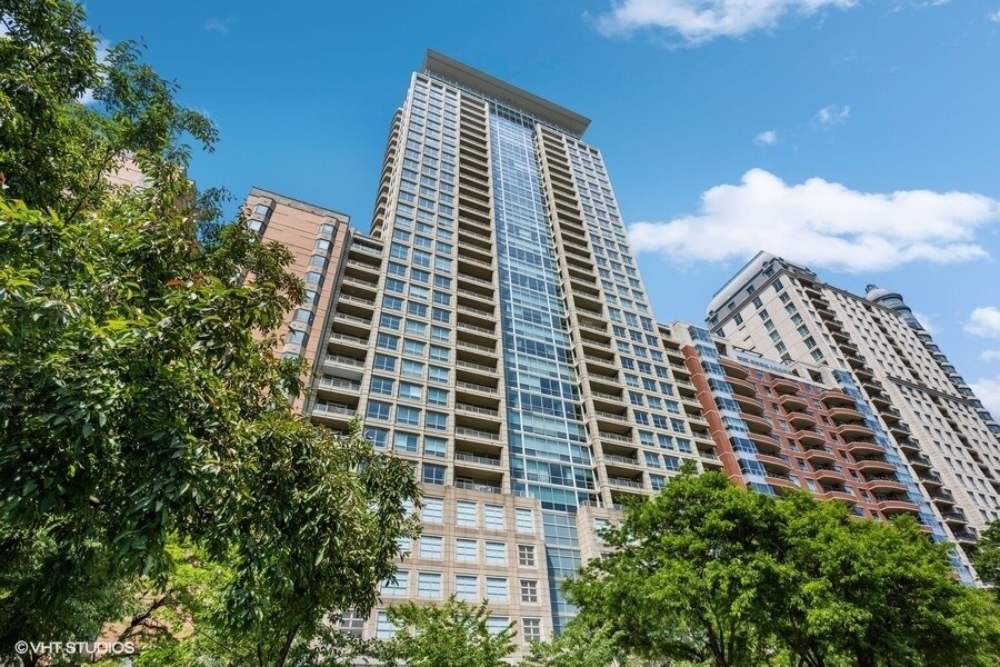 Foto principal - 250 E Pearson St