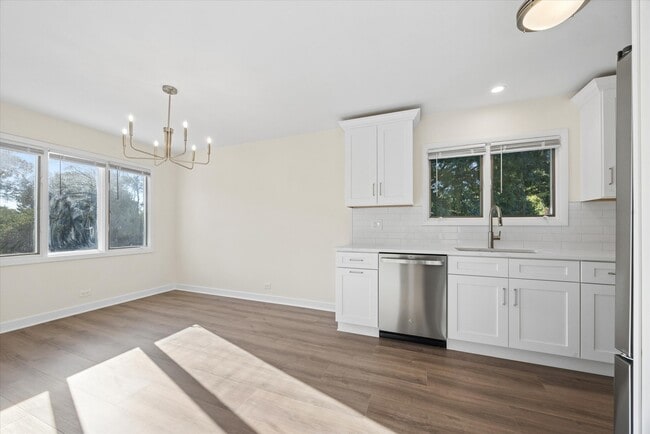 Building Photo - 801 Barnsdale Rd