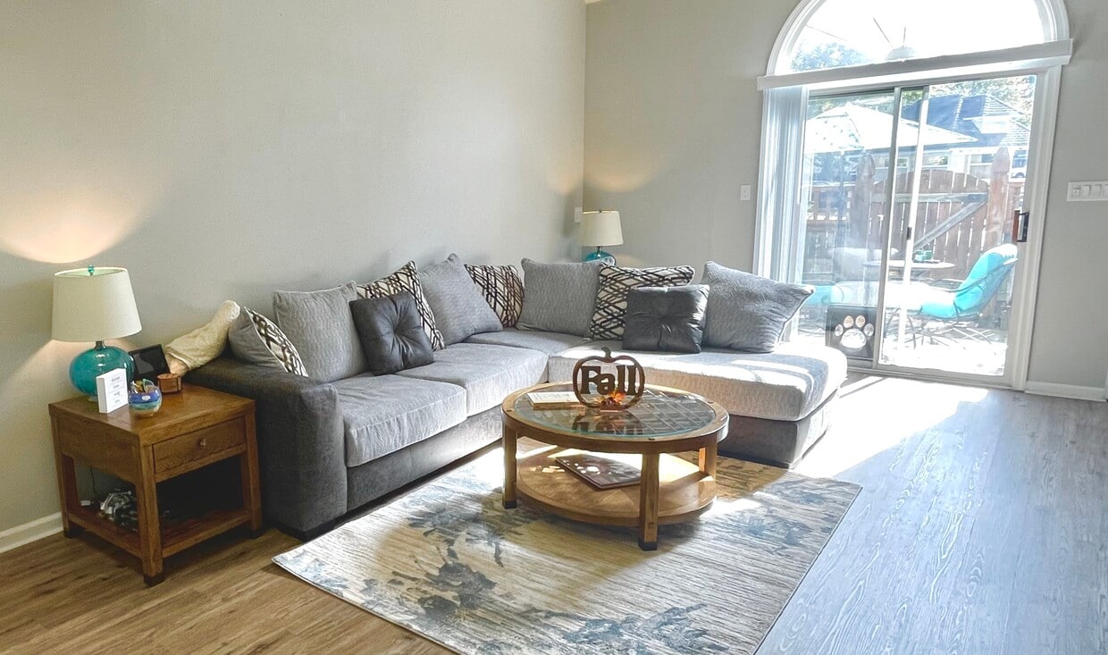 337 Wimbledon Chase Unit D, Chesapeake, VA 23320 Condo for Rent in