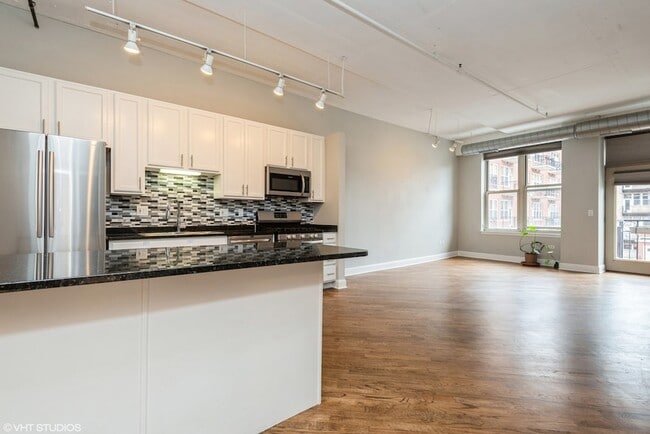 Foto del edificio - 6 S Laflin St