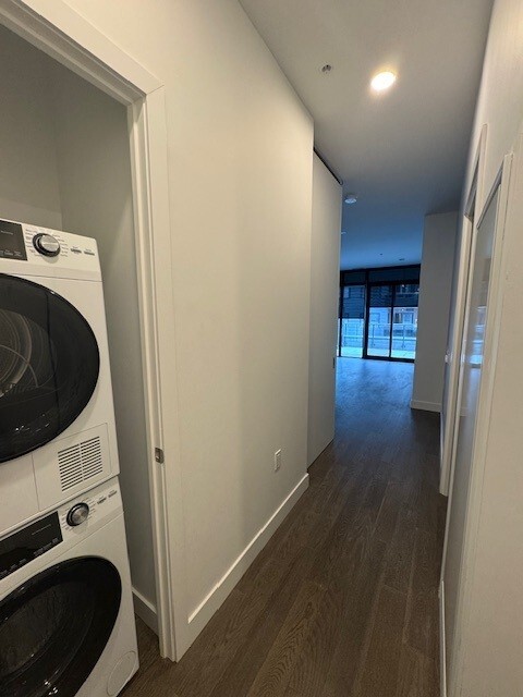 Building Photo - 5511-5511 Bilby St