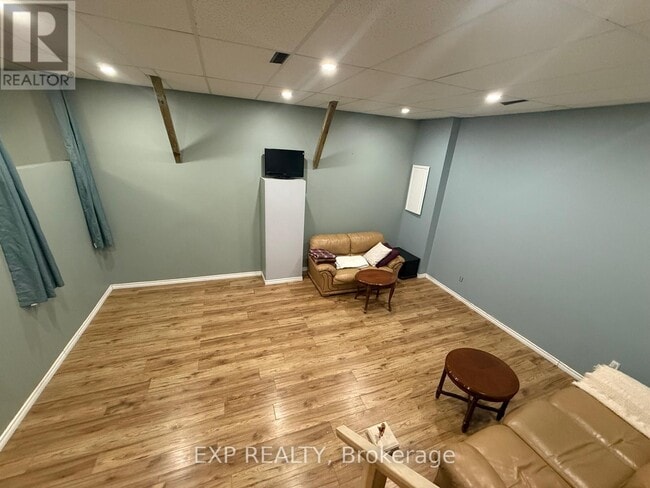 Building Photo - 71 Sherin Ct