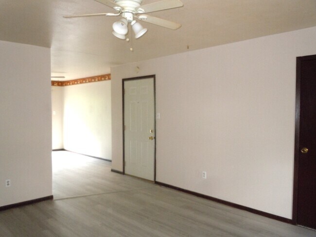 Building Photo - 1109 Cherokee St