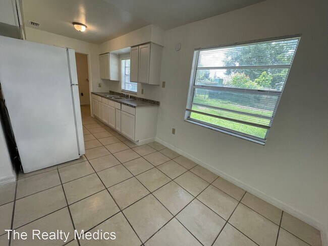 Building Photo - 3 br, 1.5 bath House - 4306 Georgetown Dr