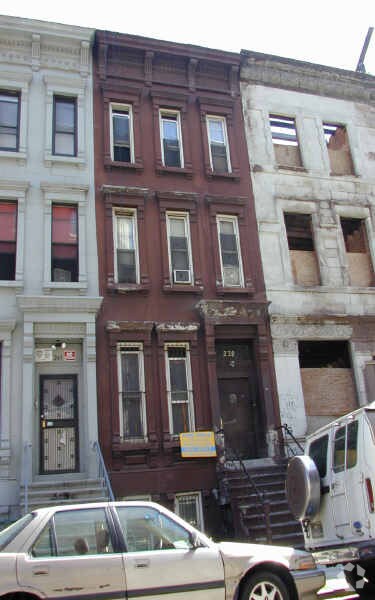 Primary Photo - 239 W 120th St