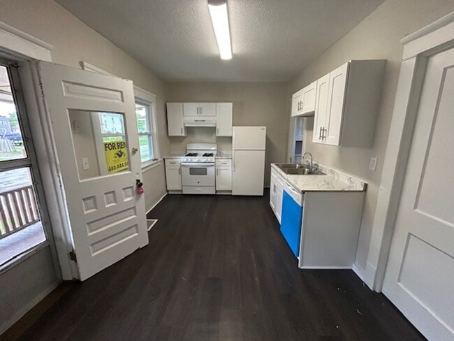 Foto del edificio - 315 E 25th St