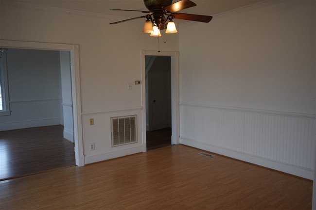 Building Photo - 1555 Rolling Rd S