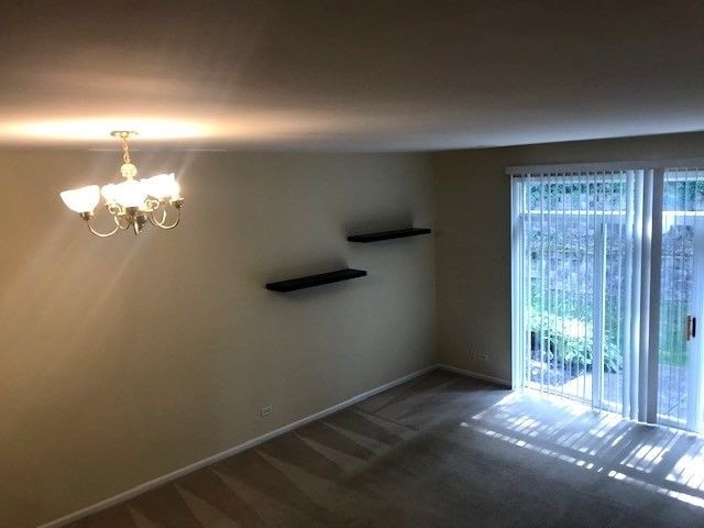 Building Photo - 2440 Oneida Ln