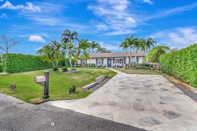 Foto del edificio - 7334 Overlook Dr