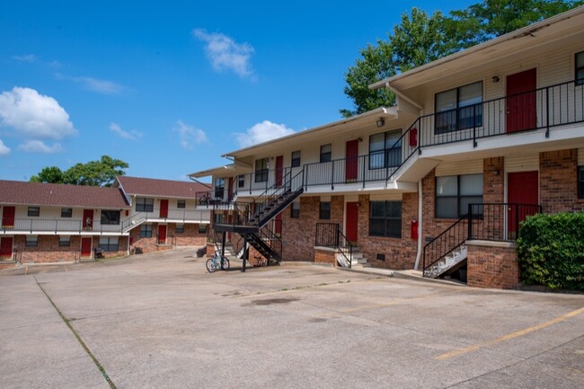 Building Photo - 65 S Duncan Ave