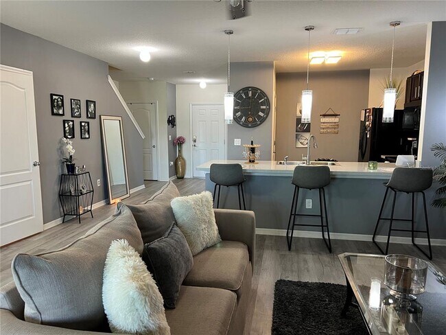 Foto del edificio - 339 Highcrest Rd