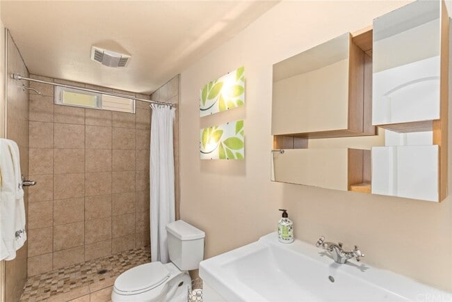 Building Photo - 1702 Larkspur Dr