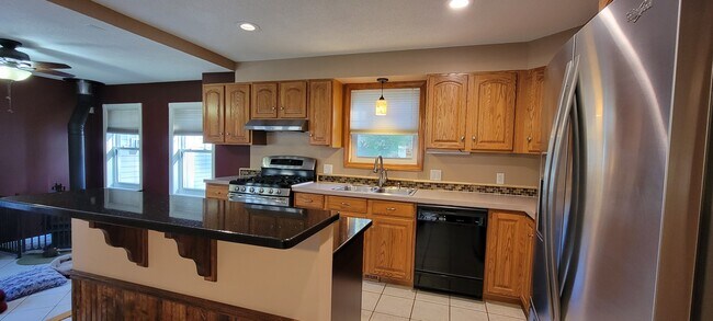 Foto del edificio - 203 Buckley Blvd