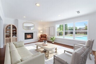 Building Photo - 4810 Bayou Vista Dr