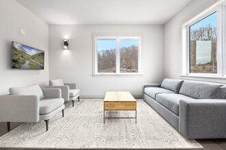 Building Photo - 10 Riordan Rd