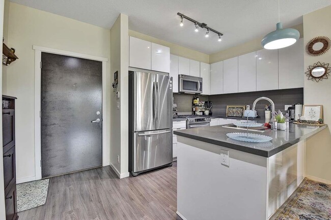 Building Photo - 1135 Windsor Mews